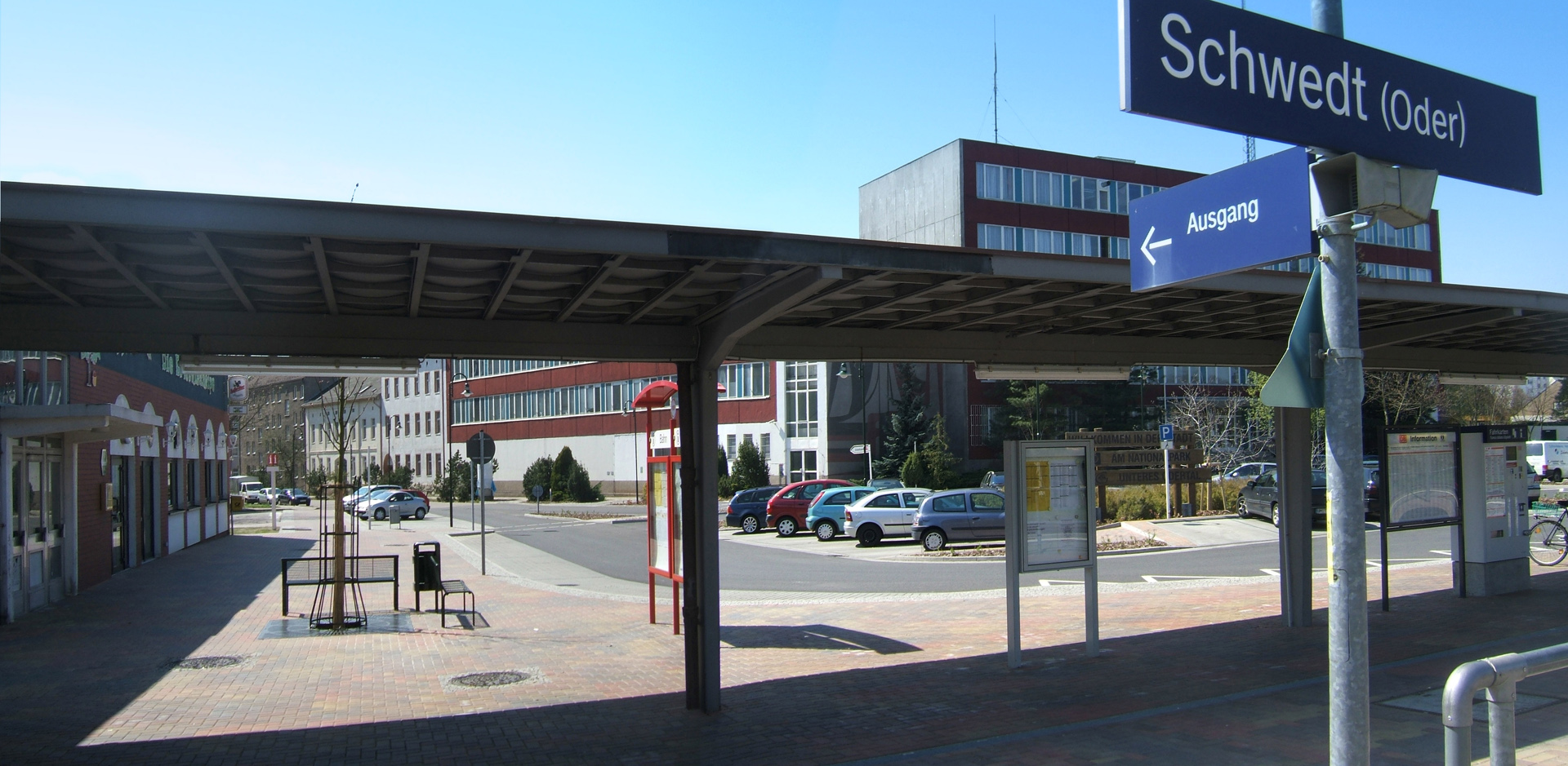 Foto: Parkplätze am Bahnhof