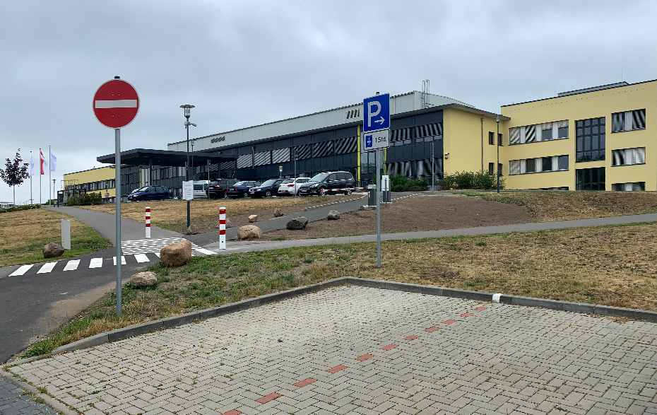 Foto: Parkplätze vor dem Klinikum