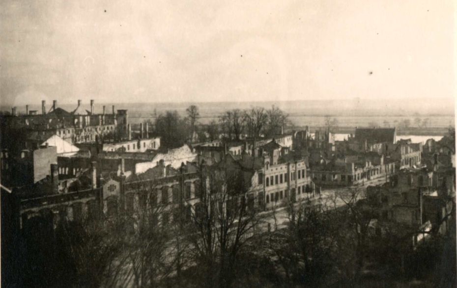 Blick auf die zerstörte Stadt Schwedt