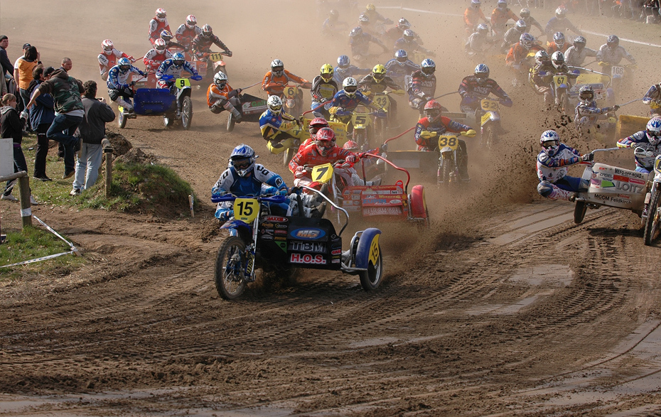 Foto: Motocross-Seitenwagen-Rennen