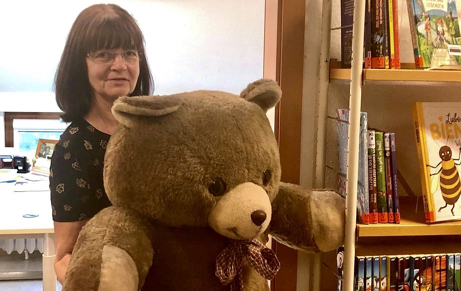 Foto: Frau Gliese mit Teddy Günther