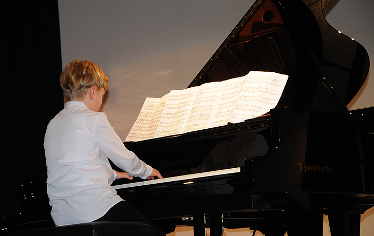 Foto: Preisträgerkonzert Jumu Robert Otrosenko