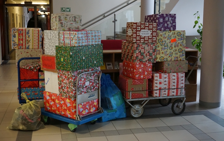 Foto: Weihnachtspakete für das Kinderheim in Ocland