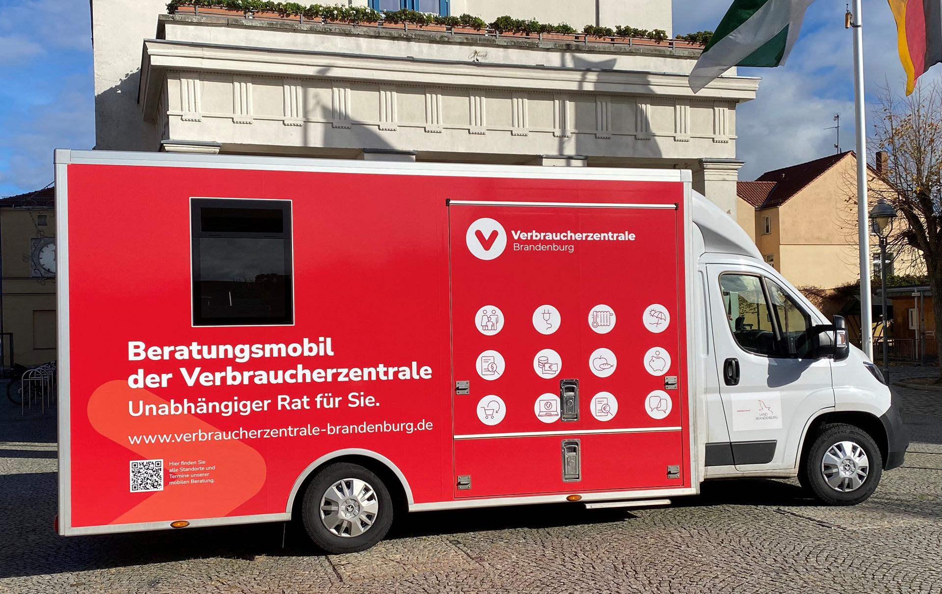 Foto: rotes Fahrzeug