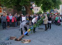 Foto: Die Stange wird platziert.