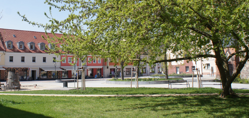 Foto: Kirchplatz ohne Marktstände