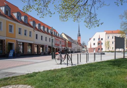 Foto: Fahrrad am Fahrradständer in der Vierradener Straße