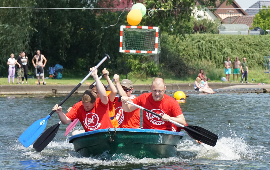 Foto: ein Boot bei der Spaßregatta