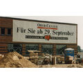 Foto: Baustelle mit Werbebanner