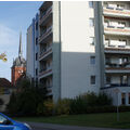 Foto: Wohnhaus mit Blick auf die katholische Kirche