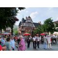 Foto: viele Menschen auf dem Vierradener Platz