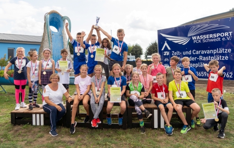 Gruppenfoto vor dem Walross