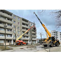 Foto: Demontage der Balkone mit Kran