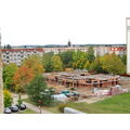 Foto vom 4. Oktober 2012: Blick von oben auf Rohbau, Wohnblöcke und Wasserturm