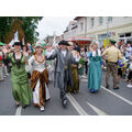 Foto: Bürgermeister und Frauen in herrschaftlicher Kleidung