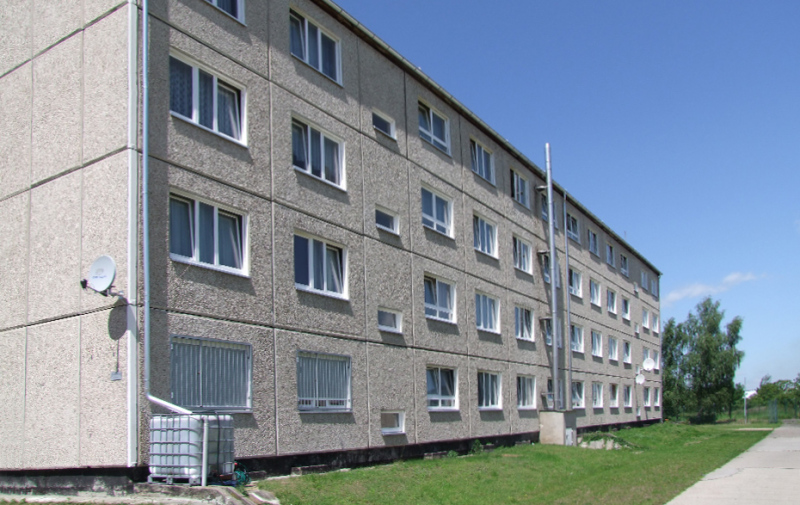 Foto: 4-geschossiger Plattenbau