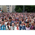 Foto: Publikum vor der Bühne in der Lindenallee