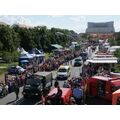 Foto: Blick von oben auf den Festumzug