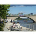 Foto: besetze Bank am Bollwerk vor der Stadtbrücke