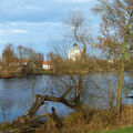 Foto vom 14. November 2010: Blick über den Kanal auf das Hochhaus auf der gegenüberliegenden Seite