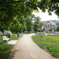 Foto vom 6. Mai 2014: Weg in den Stadtpark