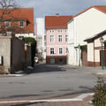 Foto vom 8. Februar 2015: Blick in die sonnenbeschienene Straße