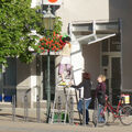 Foto vom 4. Juni 2015: Blumengießen in der Innenstadt