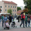 Foto: Familien beim Lampionumzug