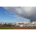 Foto vom 18. Februar 2020: Dunkle Regenwolke macht blauem Himmel Platz.