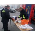 Foto: Stand mit Kaffee und Brötchen