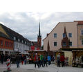 Foto: Kirchplatz mit Blick auf die Katholische Kirche