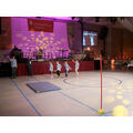 Foto: 4 Kit-Kinder absolvieren einen Parcours