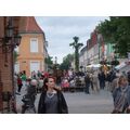 Foto: Vierradener Platz mit der Mittsommerstange