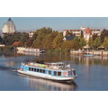 Foto vom 3. Oktober 2013: Fahrgastschiff auf dem Kanal