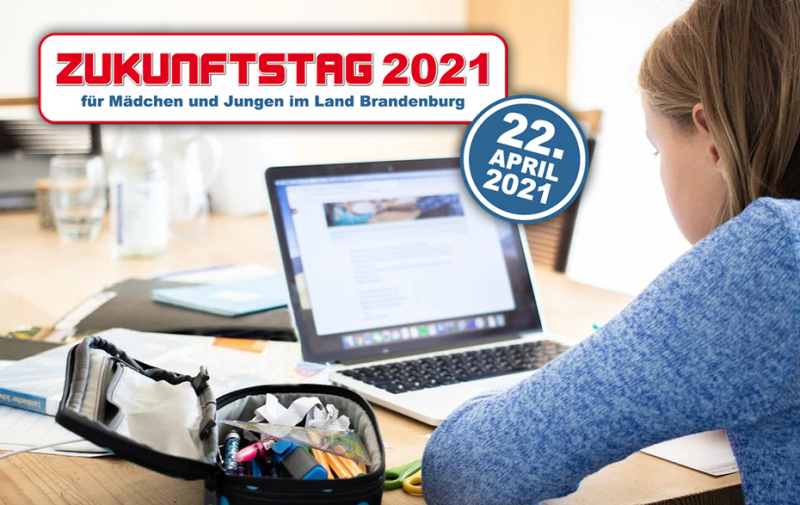 Foto: Mädchen am Laptop und Logo Zukunftstag 2021 Foto: Mädchen am Laptop und Logo Zukunftstag 2021