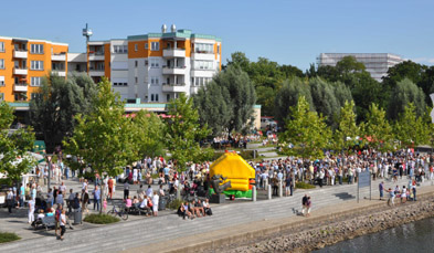 Foto: Fest vor dem Haus Polderblick