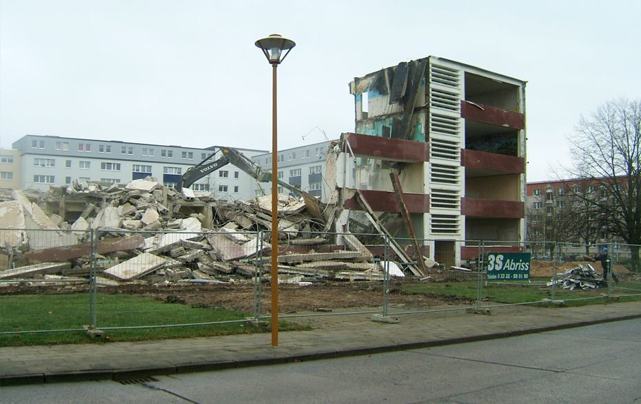 Foto: Abriss des Schulgebäudes